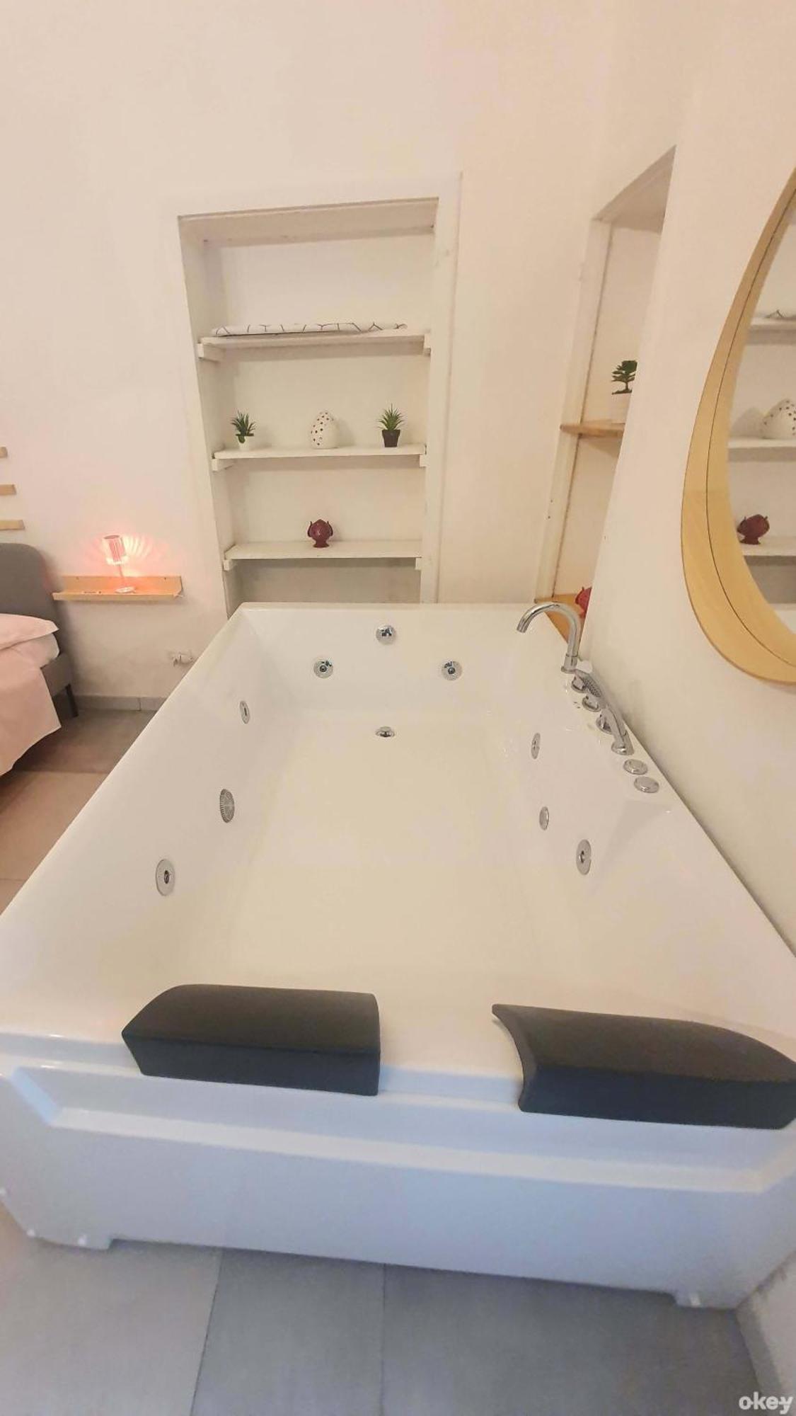Suite Adriatica Hottube And Sauna Bari Eksteriør bilde